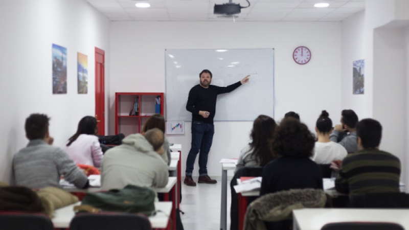 imagen promocional del curso Curso Académico A2 (Principiante) Adultos